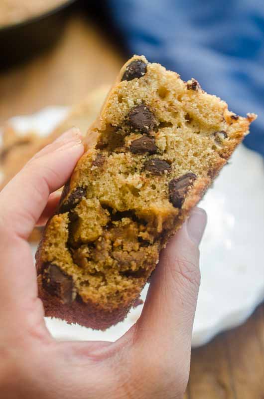 If you like chocolate chip cookies and cookie butter, you're going to LOVE this Chocolate Chip Cookie Butter Bread. Its a perfectly sweet afternoon snack!