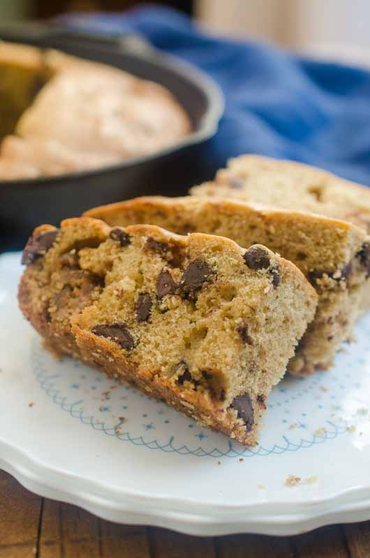 If you like chocolate chip cookies and cookie butter, you're going to LOVE this Chocolate Chip Cookie Butter Bread. Its a perfectly sweet afternoon snack!