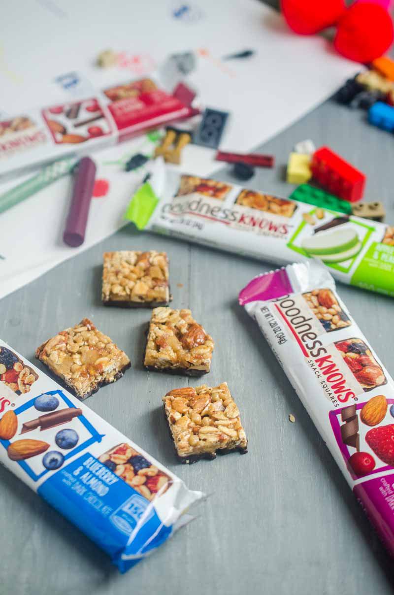 goodnessKNOWS snack squares are the perfect snack with whole nuts, real fruits, toasted oats and dark chocolate are. Add them to lunches, snack on them after school or while you're having some me time. 