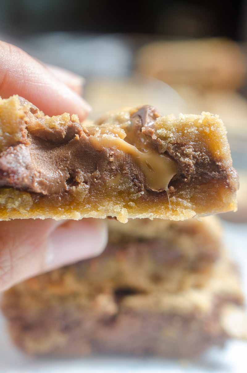 Nutella Rollo Blondies are the perfect bar for chocolate, hazelnut & caramel lovers. Traditional blondies with a center of nutella and chopped rolos candies