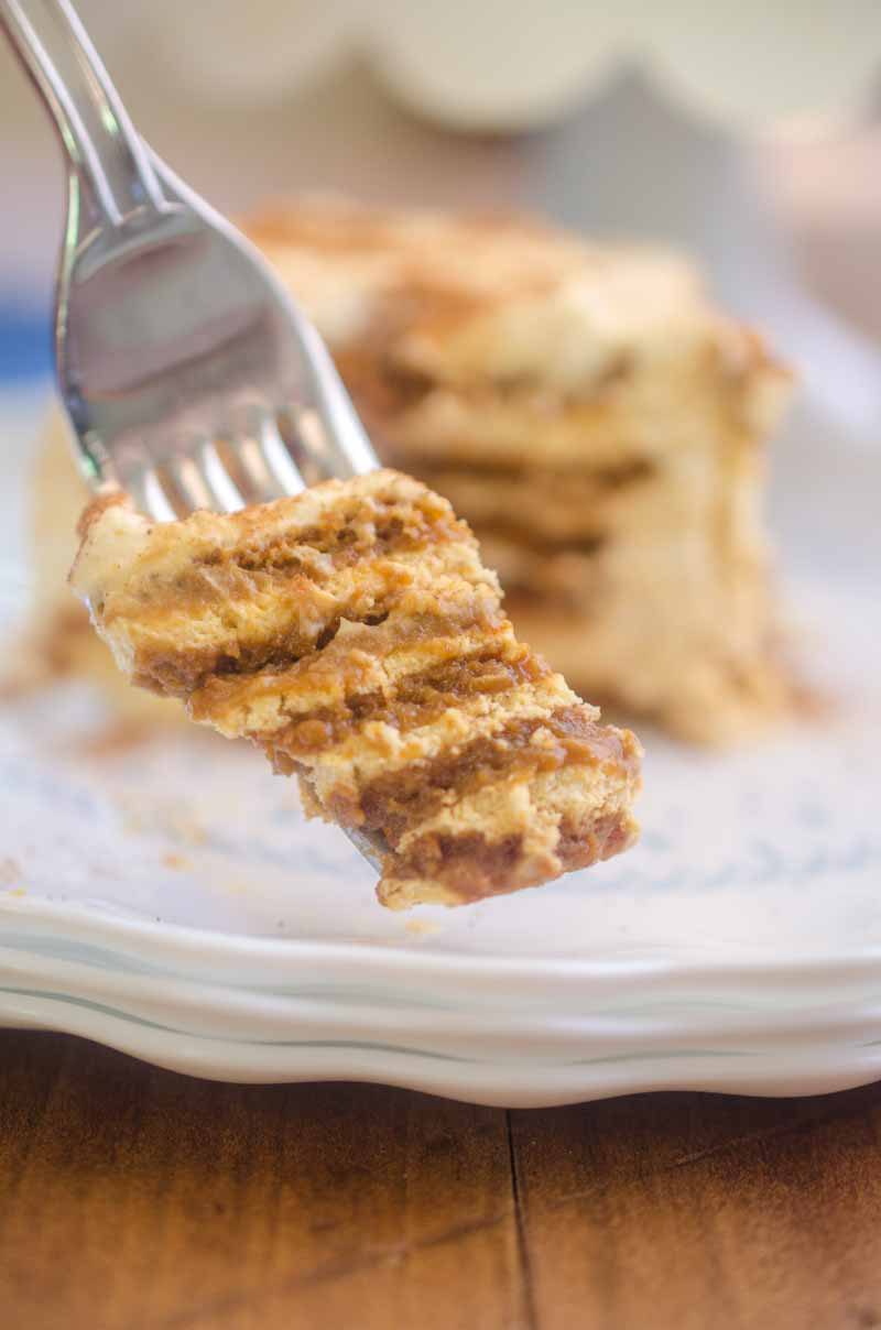This Pumpkin Gingersnap Icebox Cake is a delectable no-bake cake with layers of gingersnaps and fluffy pumpkin whipped cream. It is simply bliss and a fabulous fall dessert!
