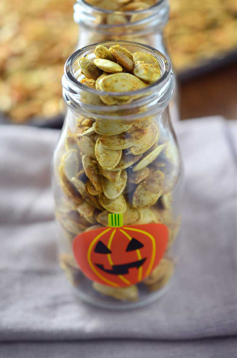 Garlicky roasted pumpkin seeds