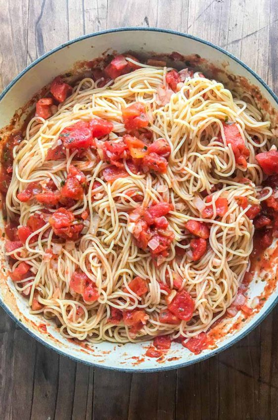 Pasta Pomodoro is a classic for a reason. With just a handful of ingredients you can have a hearty meatless dinner on the table in 20 minutes. 