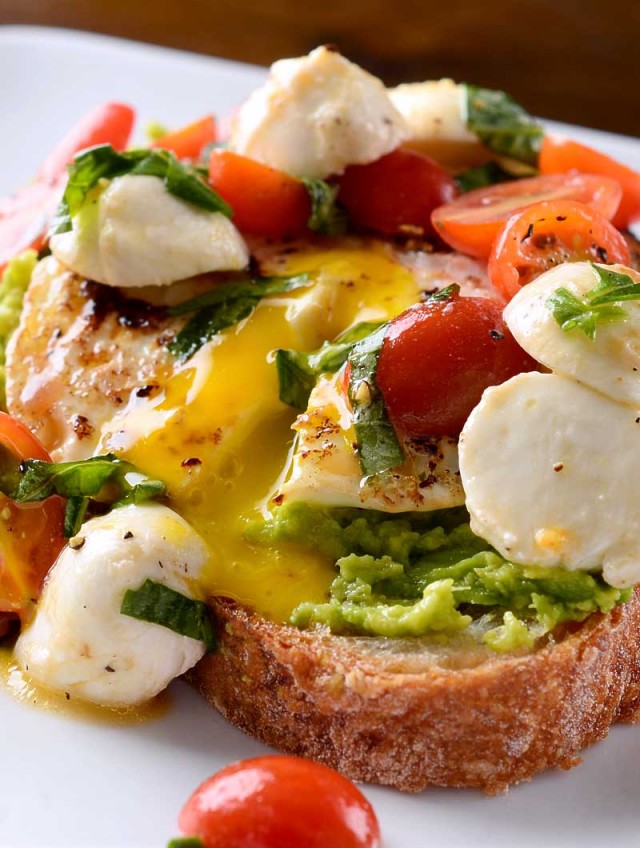 Caprese Breakfast Toast. A great way to start the day!