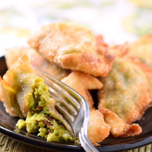 guacamole wontons on plate.