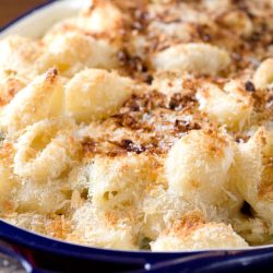 Jalapeno popper mac and cheese in baking dish.