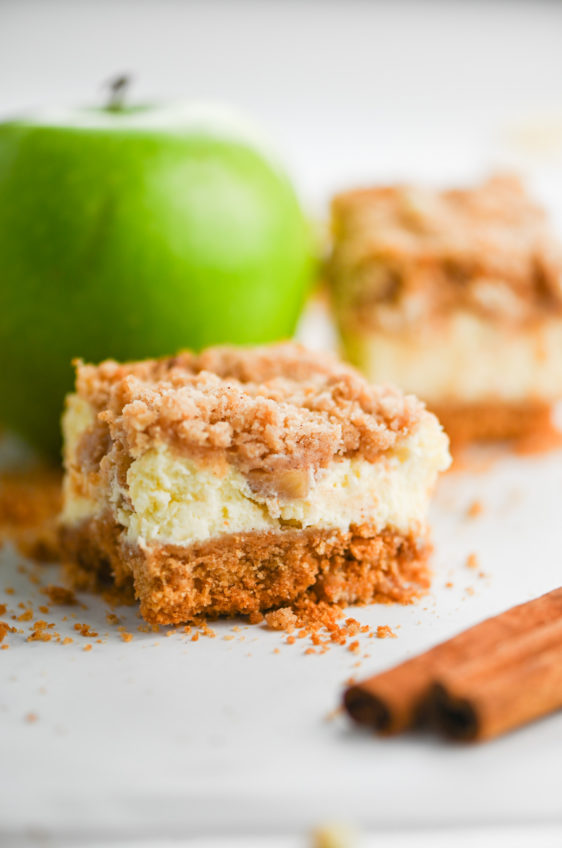 Apple Cheesecake Bars