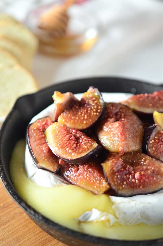 Baked Brie with Roasted Figs