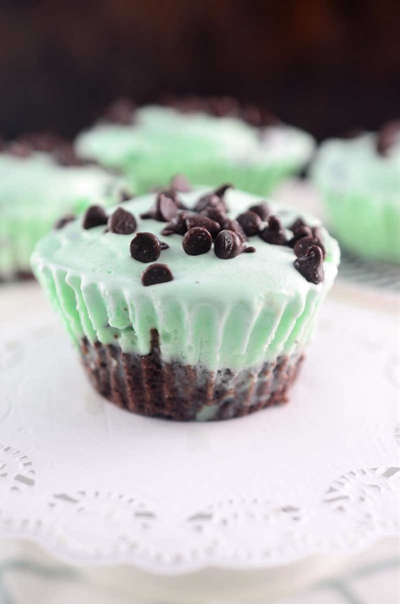 Mint Chocolate Chip Ice Cream Brownie Cups