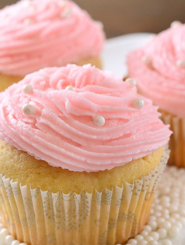 Strawberry Cream Cupcakes