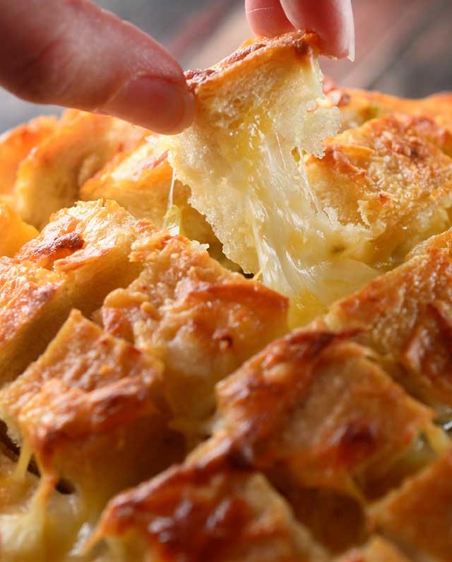 Cheesy Hatch Chile Pull Apart Bread