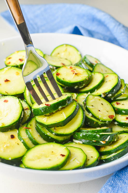 can one eat raw zucchini