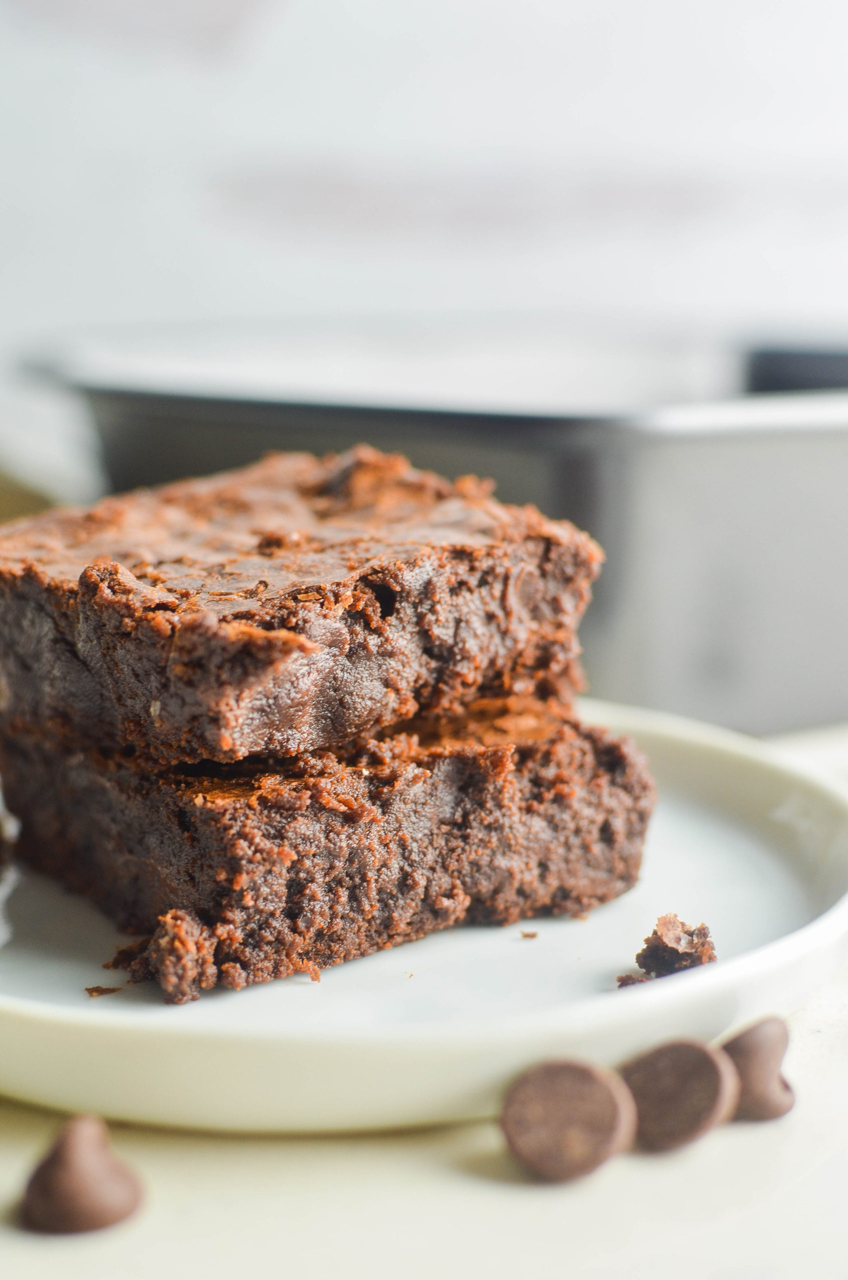 Side angle photo of brownies