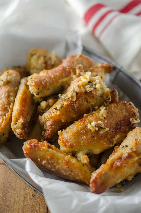 Garlic Pepper Chicken Wings are crispy, garlicky, peppery and oh so addictive.