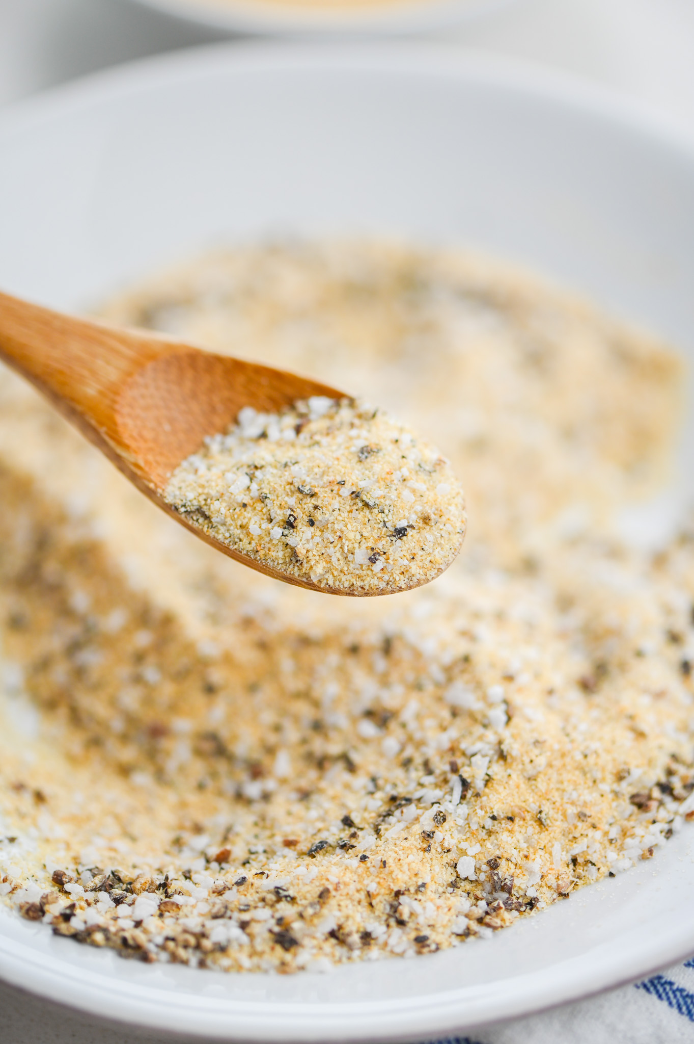 https://www.lifesambrosia.com/wp-content/uploads/Garlic-Pepper-Seasoning-Recipe-3.jpg