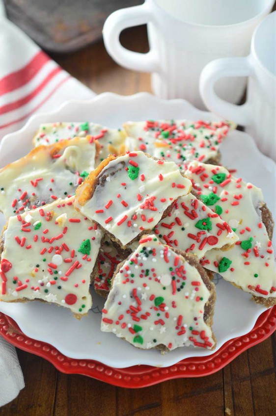 If you love gingersnaps, toffee and white chocolate, you'll love this Gingersnap Toffee. It's perfect for Christmas!