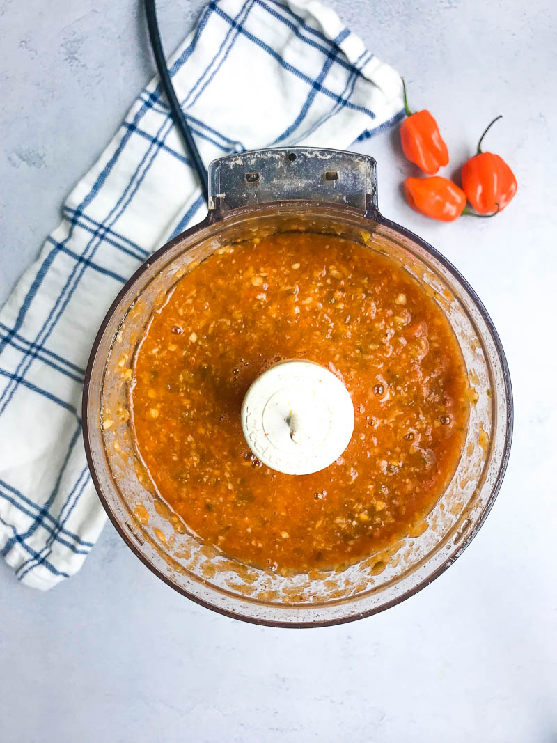 Making your own habanero hot sauce is very easy! 