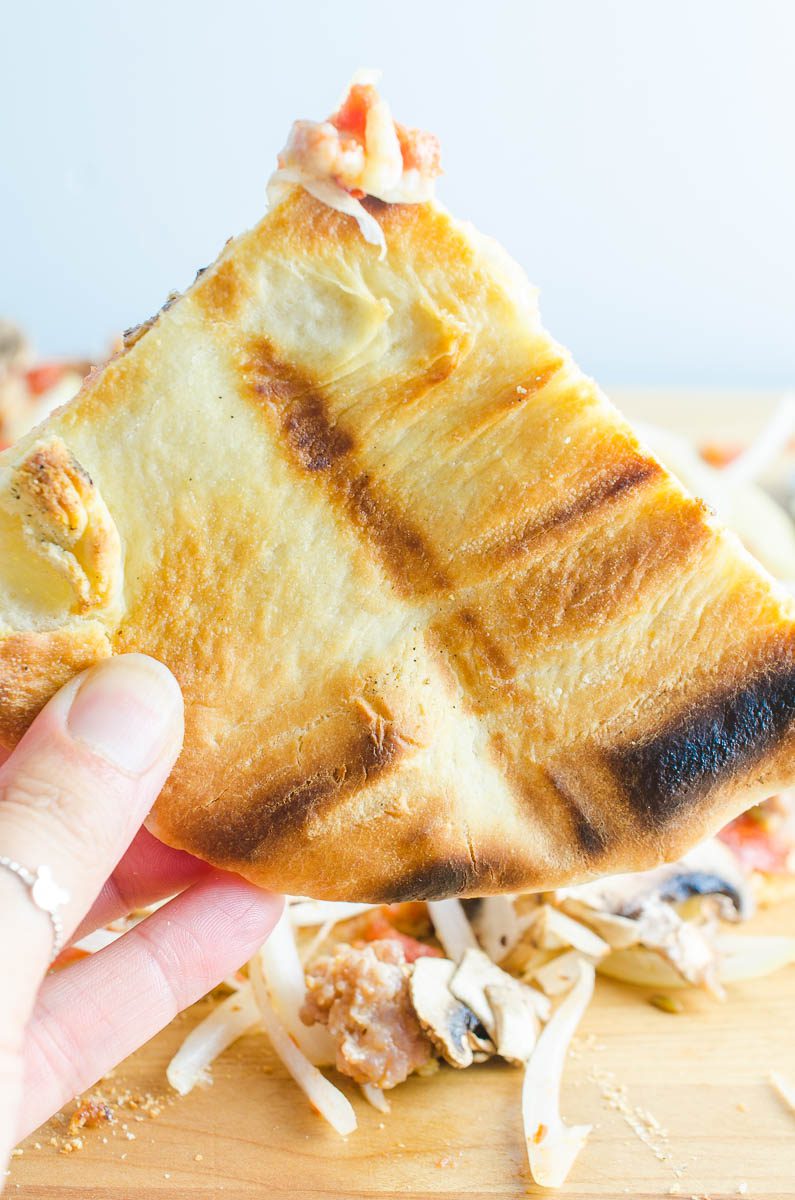 Grilled pizza crust 