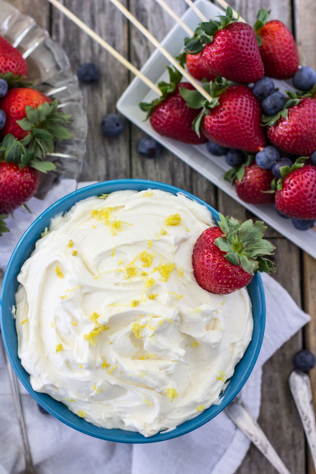 Lemon Cheesecake Dip
