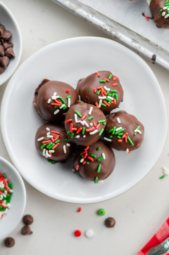 Mint Oreo Truffles {No Bake Recipe}