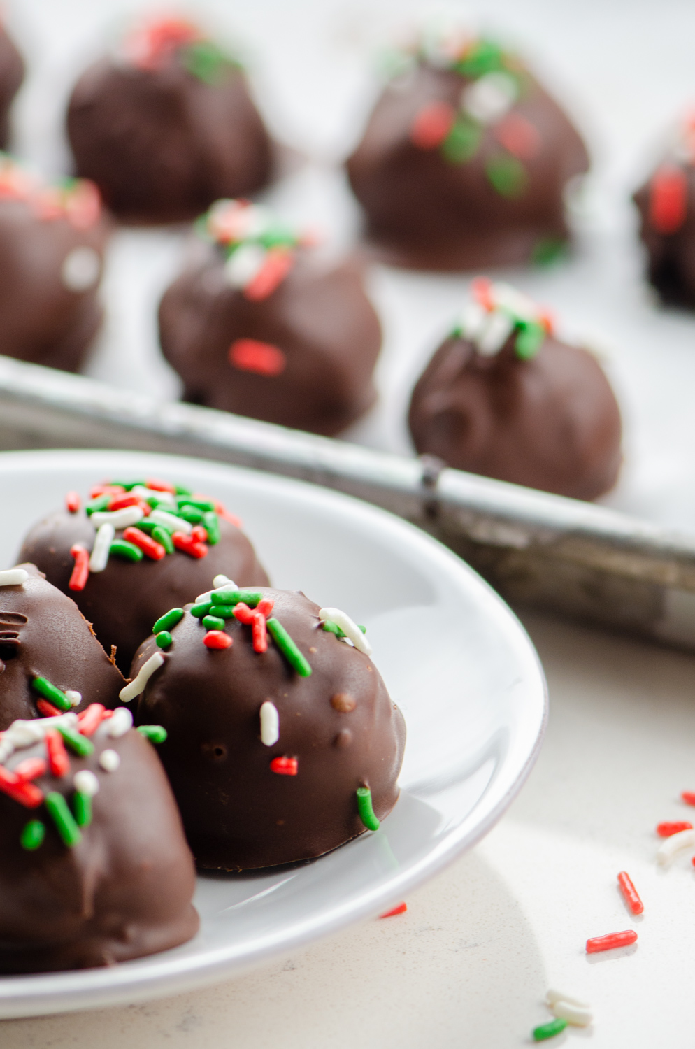 Mint Oreo Truffles {No Bake Recipe}