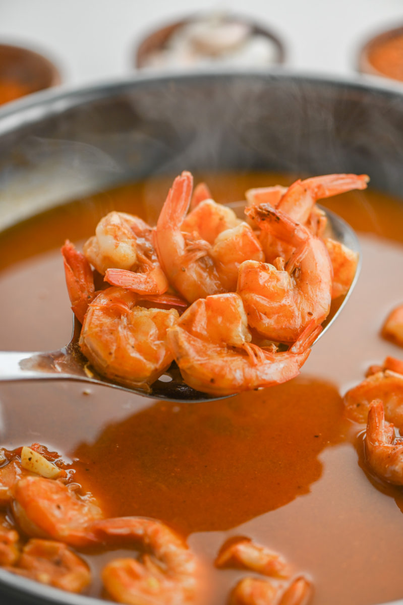 https://www.lifesambrosia.com/wp-content/uploads/Old-Bay-Steamed-Shrimp-11-799x1200.jpg