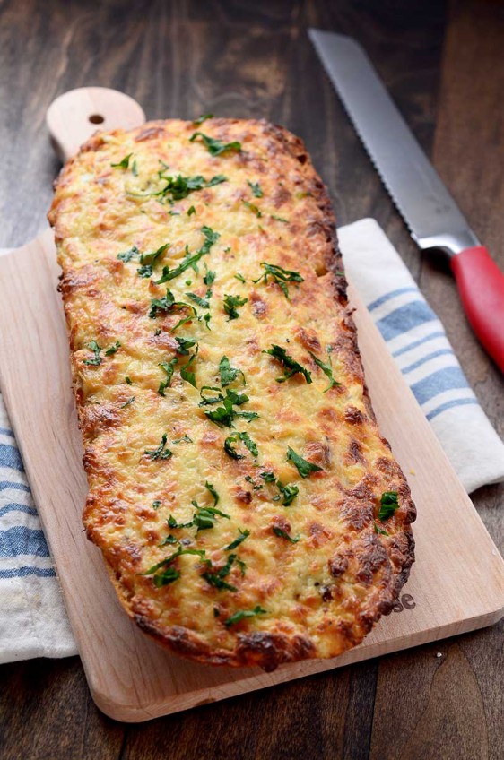 Roasted Garlic and Smoked Black Pepper White Cheddar Cheese Bread