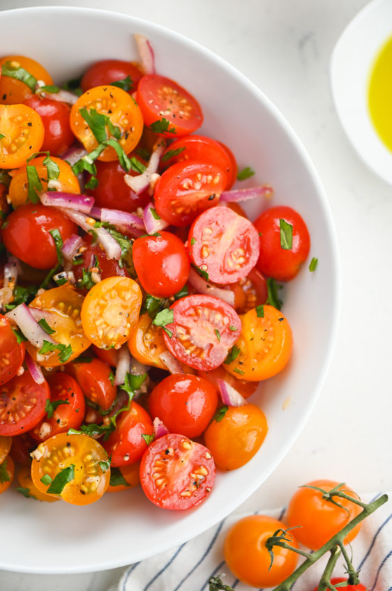 Simple Summer Tomato Salad thumbnail