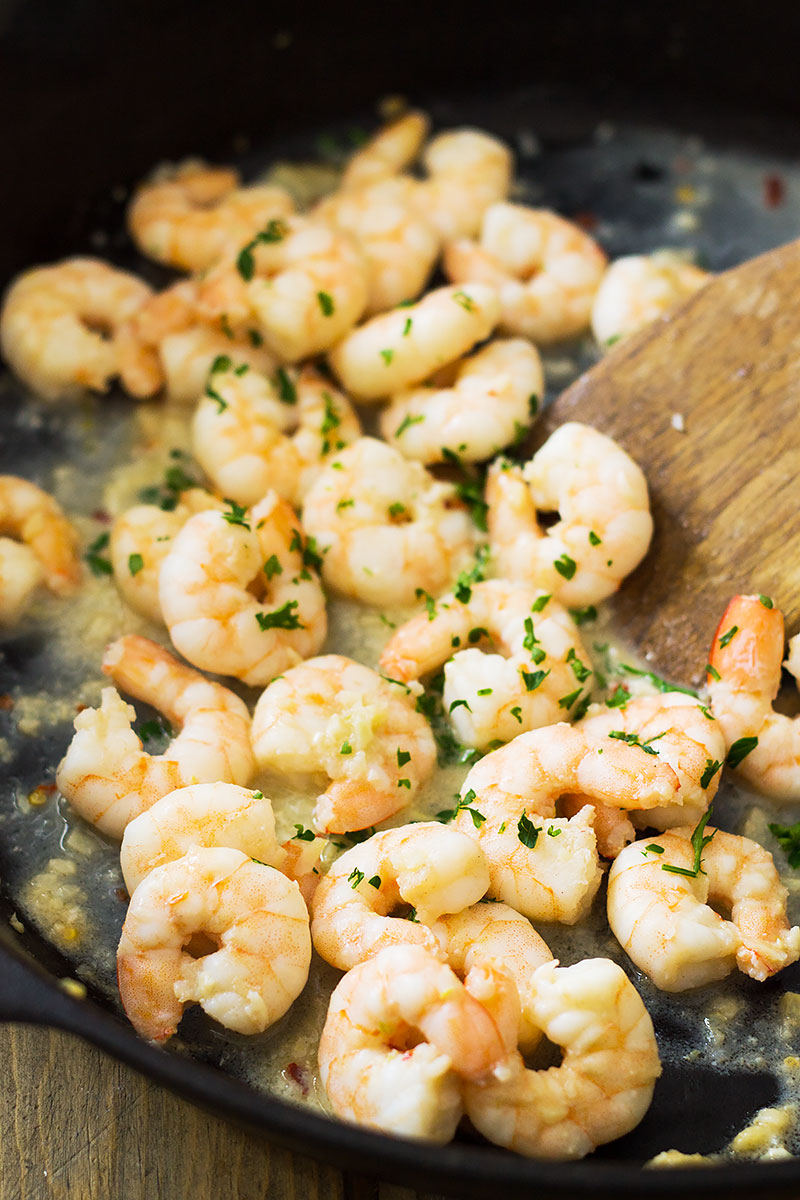 This Skinny Shrimp Scampi is lighter on calories but not on flavor!!