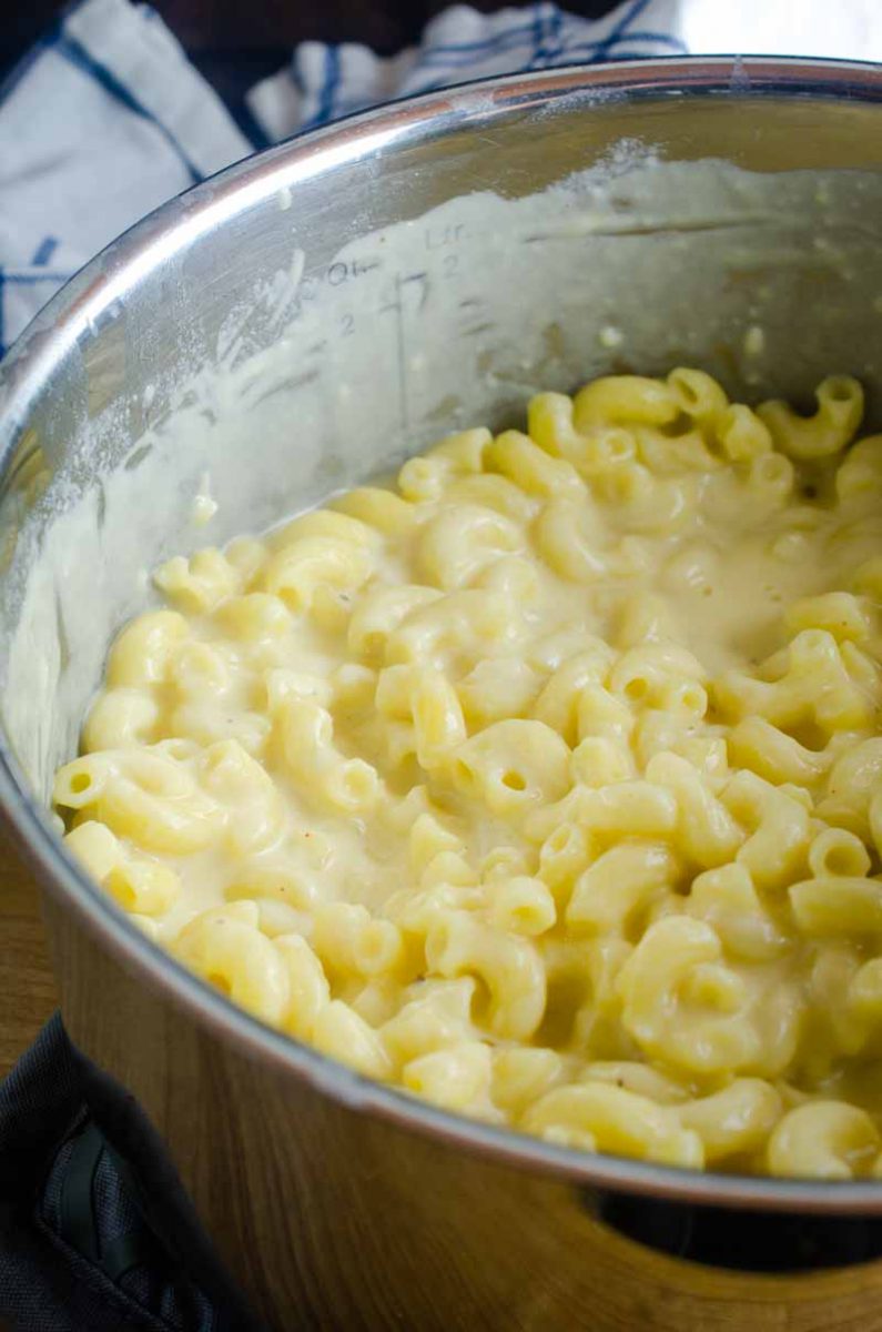 how to make mac n cheese for a crowd