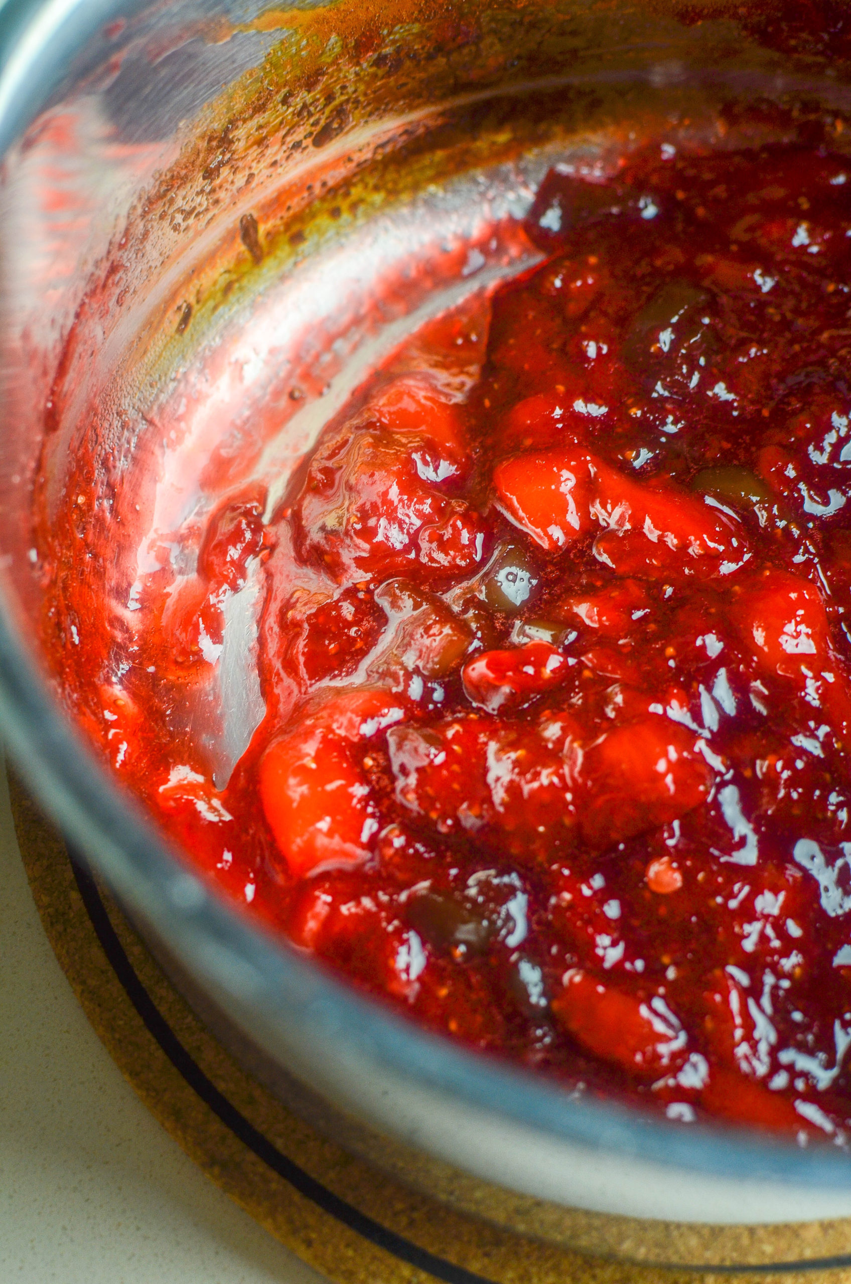 Thickened jam in a saucepan. 