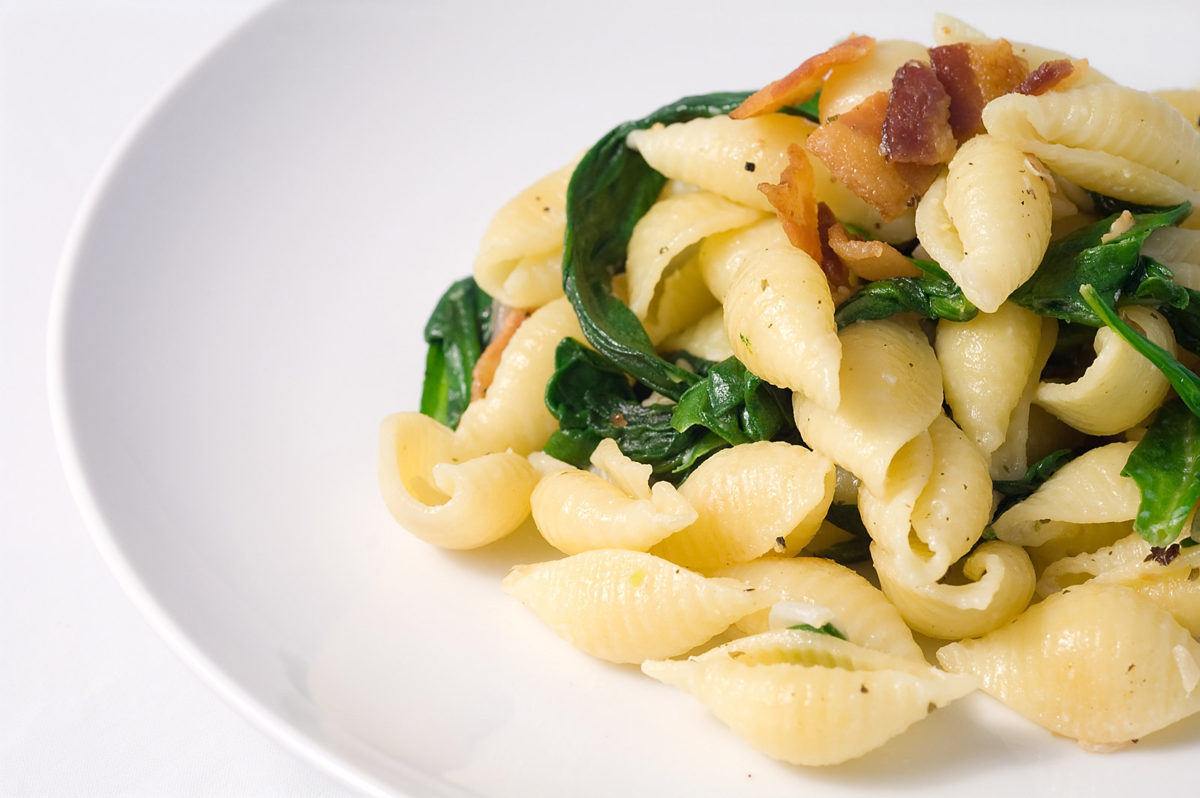 Herb and Garlic Shells with Spinach and Bacon