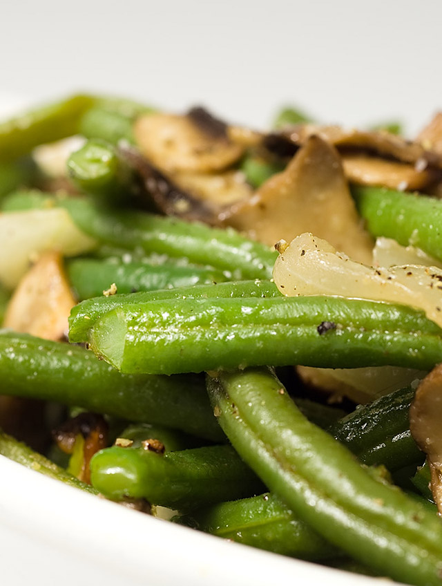 Sauteed Green Beans with Mushrooms and Onions