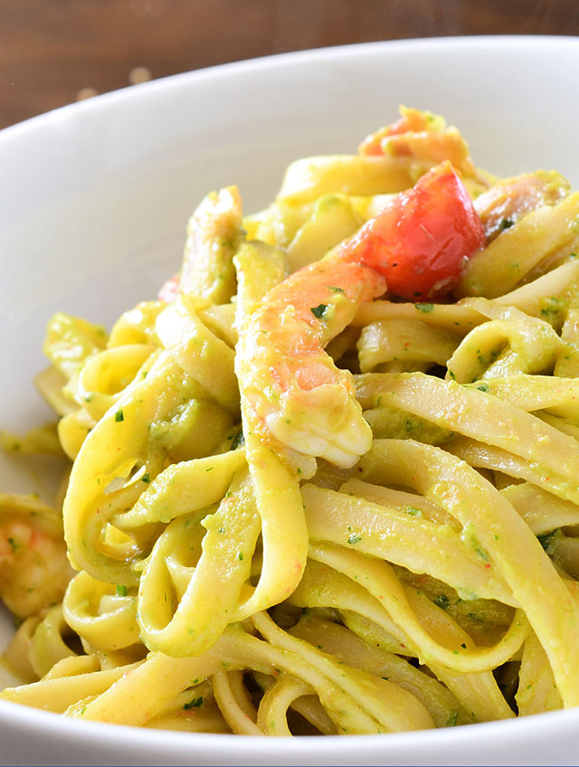 Creamy Avocado Pasta with Shrimp and Bacon