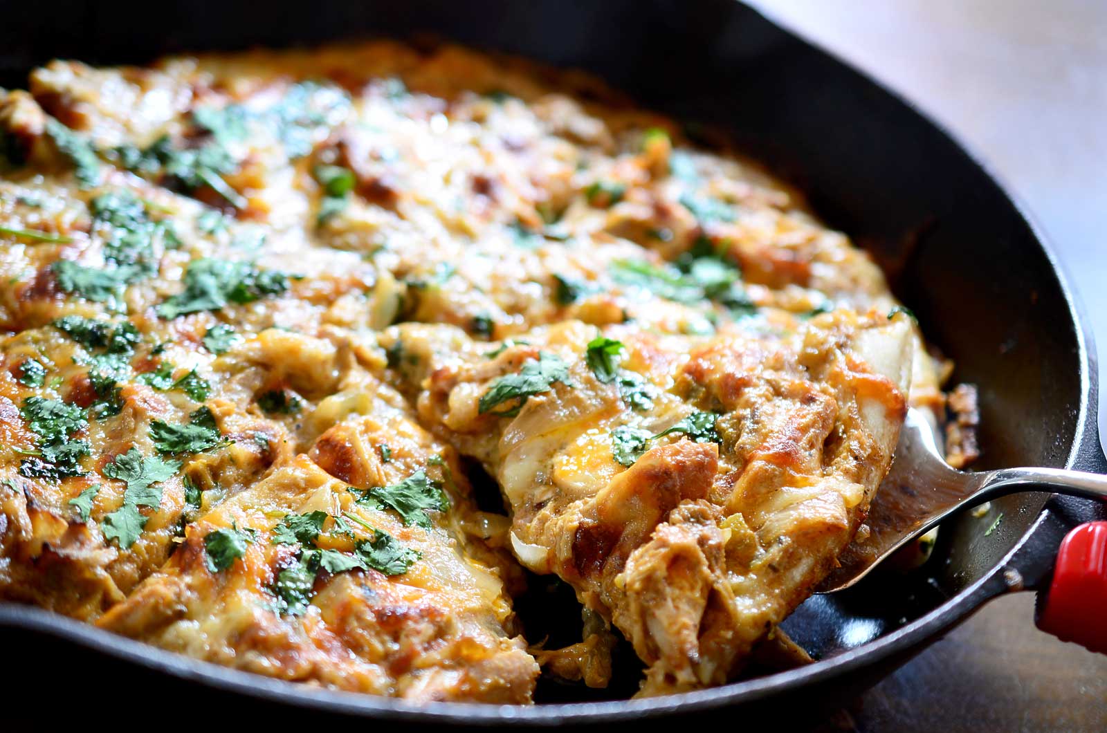 Verde Chicken Enchilada Pizza, image size:1600x1060