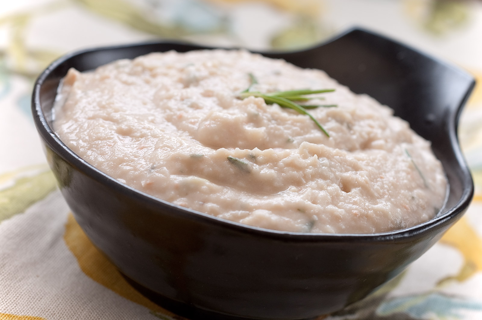 White Bean and Rosemary Hummus