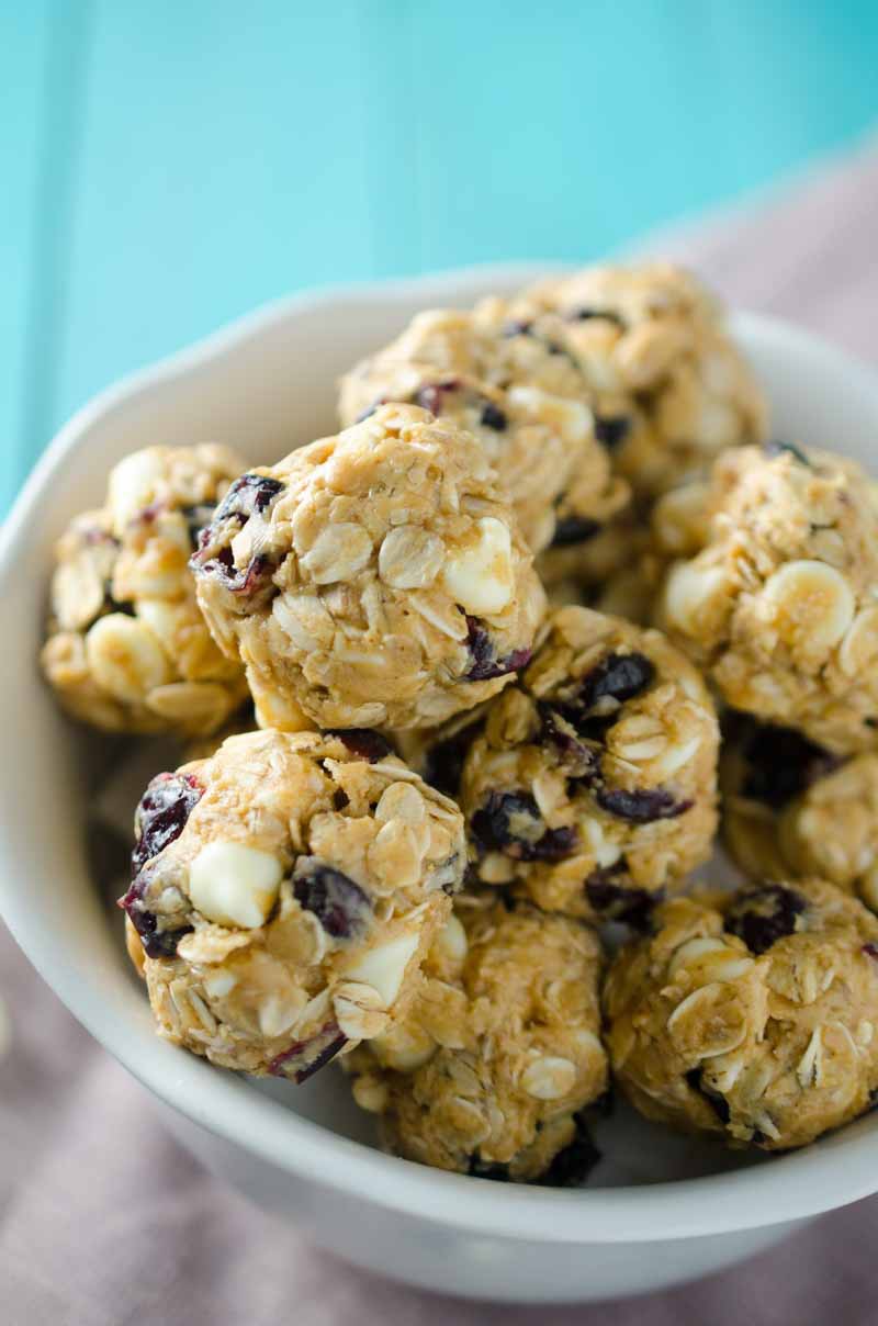 No Bake White Chocolate Cranberry Bites are the perfect afternoon snack! 