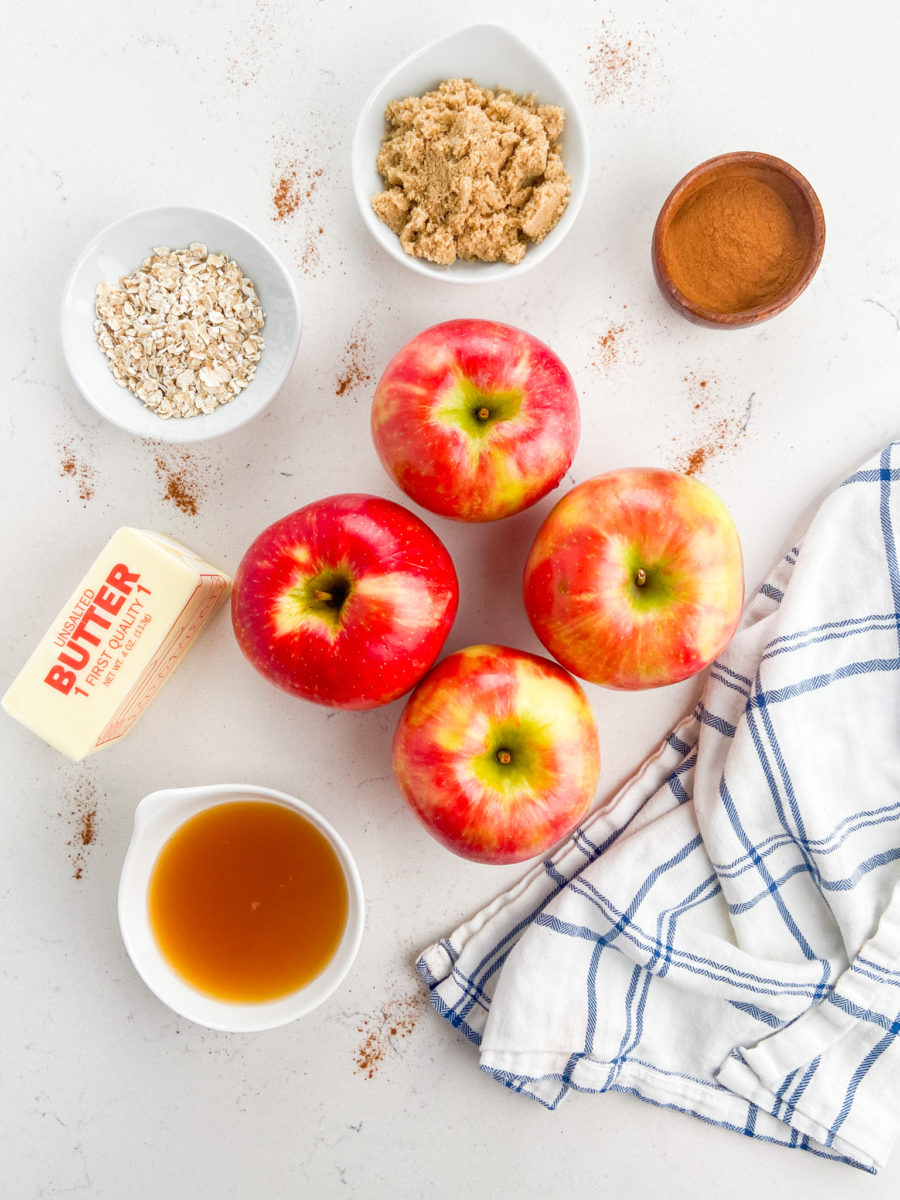 Baked apple ingredients. 