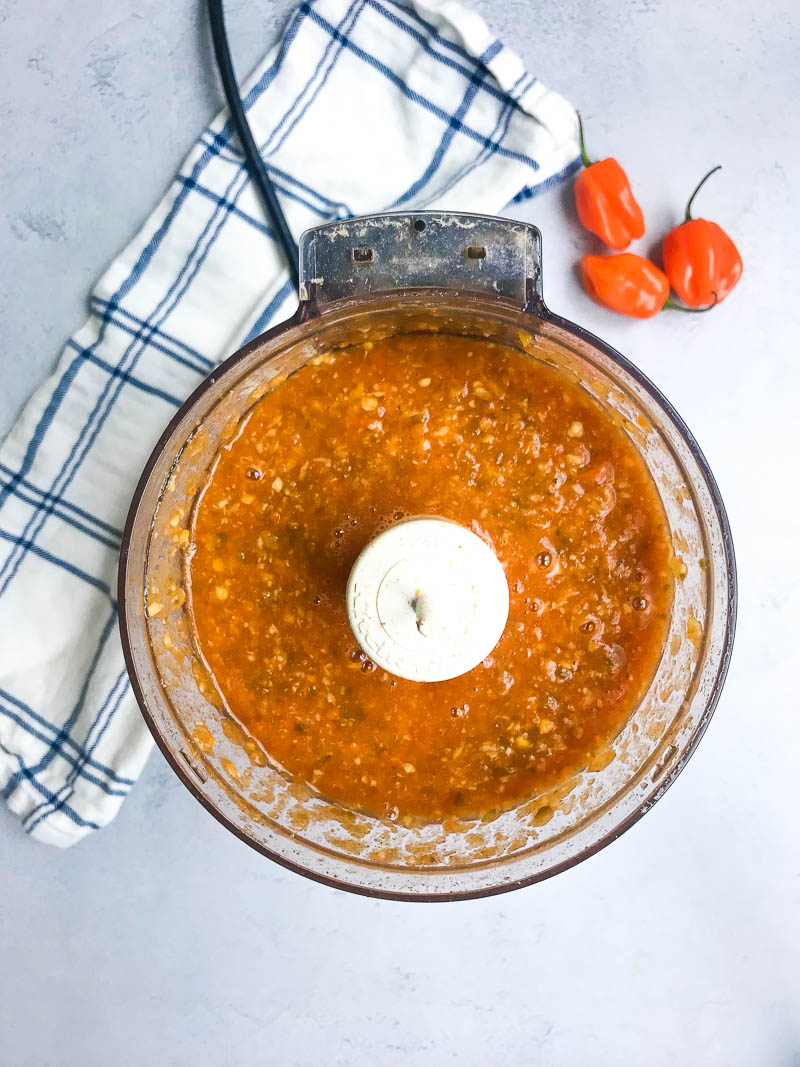 Making your own habanero hot sauce is very easy!