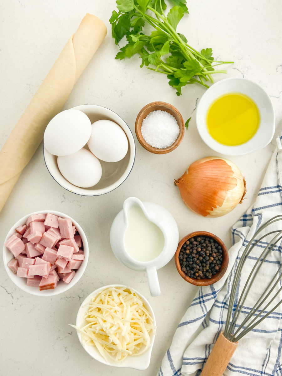 Ham and cheese quiche ingredients. 