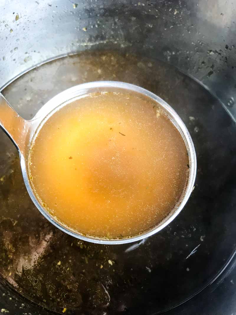 A versatile, flavorful chicken stock that is great to have on hand. Use it in soups, sauces and gravy. 