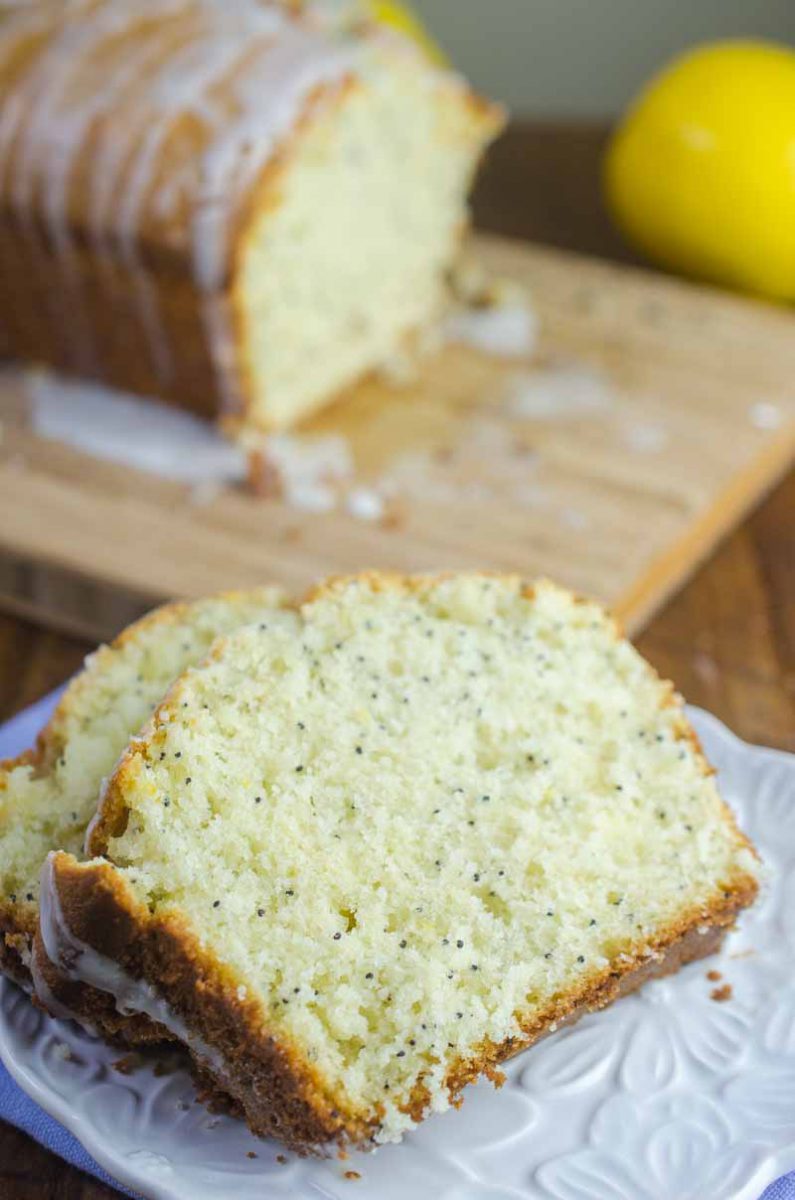 This Lemon Poppy Seed Bread is the perfect spring time dessert. It works well for brunches, breakfasts on the go and your afternoon coffee break! 