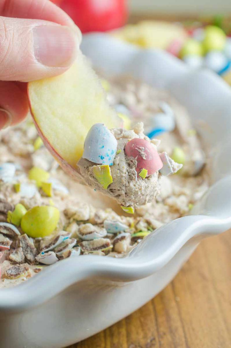 Malted Robin Egg Cheesecake Dip is a delectable no bake dessert perfect for all of your Easter celebrations. With only six ingredients it's a breeze to make. 