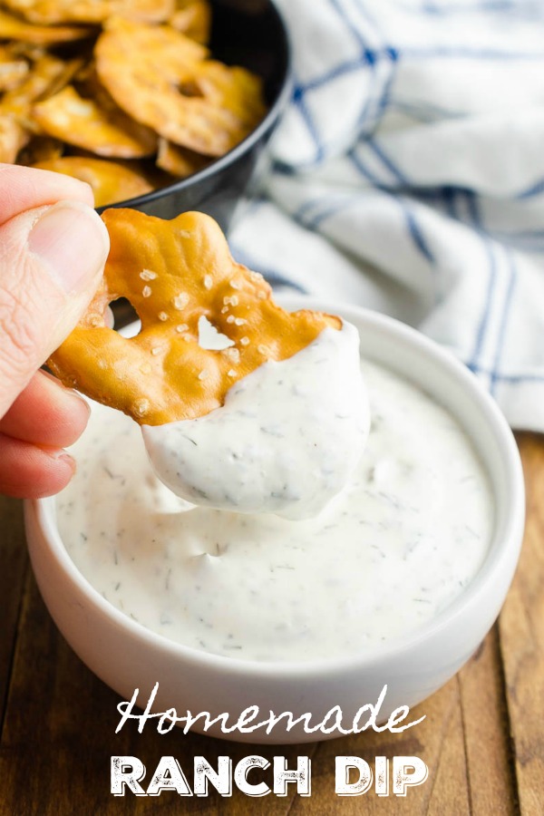  This Ranch dip recipe is creamy and easy to make. This homemade ranch dip with mayonnaise, sour cream, vinegar and dill, is perfect for all of your dipping. #ranch #ranchdip #vegetarianrecipe #homemaderanch