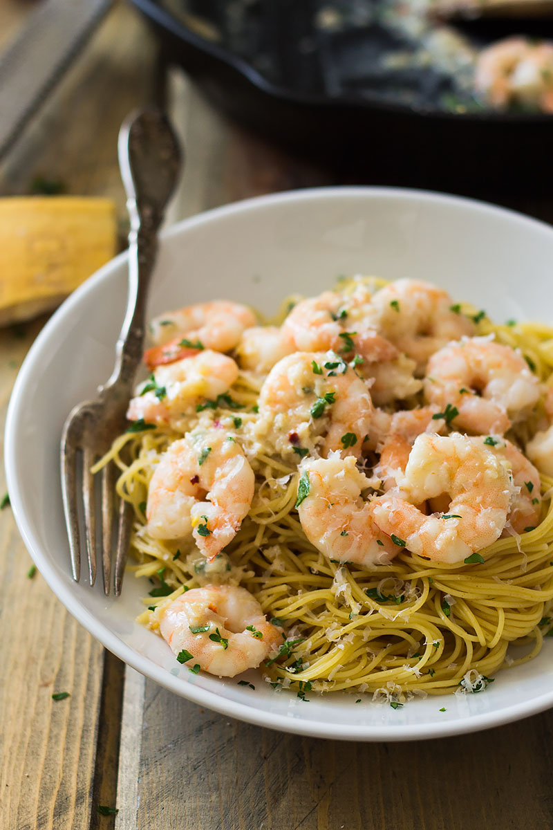 This Skinny Shrimp Scampi is lighter on calories but not on flavor!!