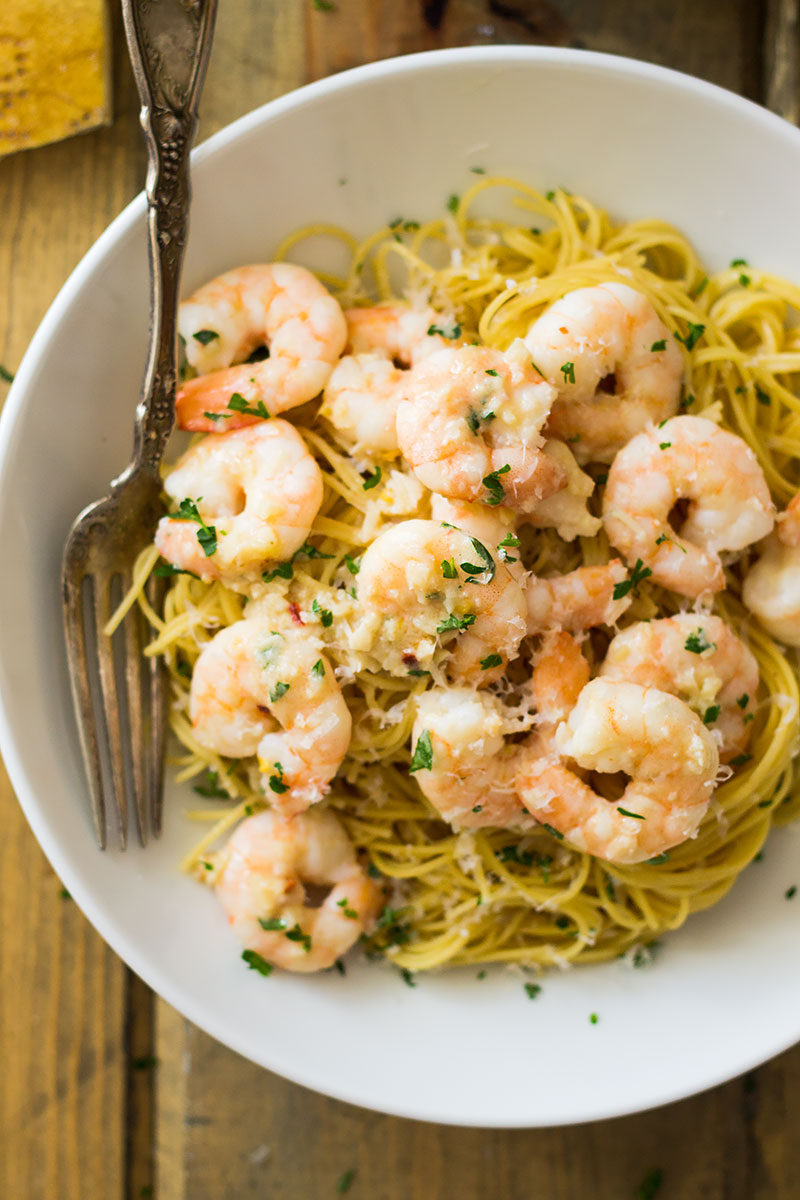 This Skinny Shrimp Scampi is lighter on calories but not on flavor!!