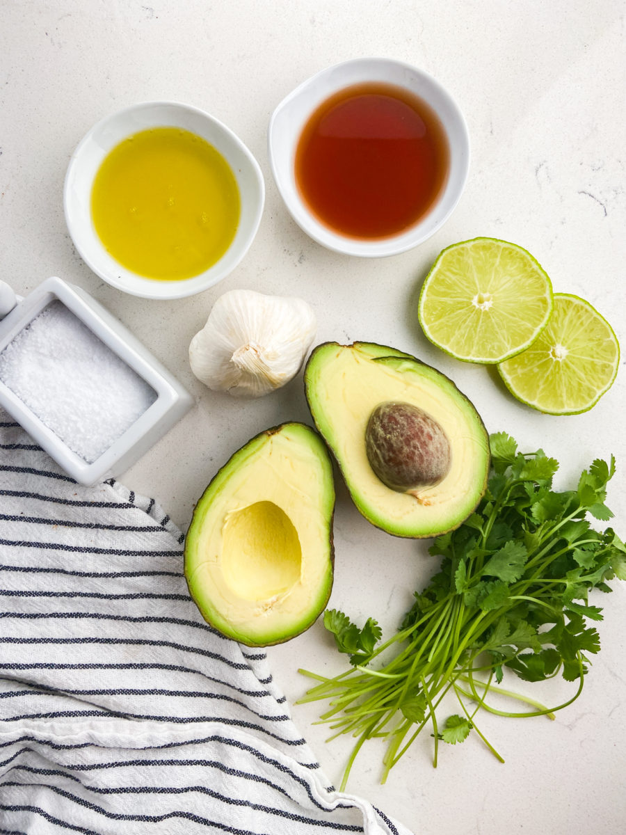 Avocado sauce ingredients. 