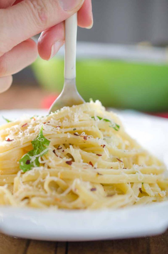 Linguine Aglio E Olio Pasta with Olive Oil and Garlic Life's Ambrosia
