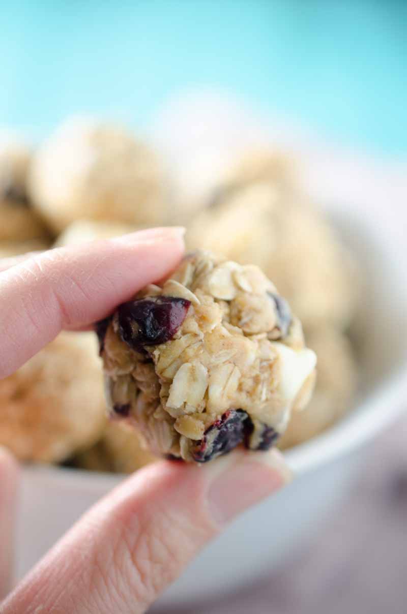 No Bake White Chocolate Cranberry Bites are the perfect afternoon snack! 
